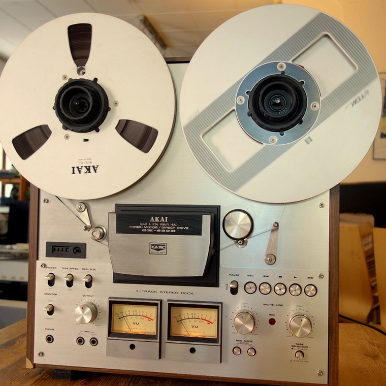 Die Bandmaschine AKAI GX-630D von 1976, Herzstück jedes Hörabends.
